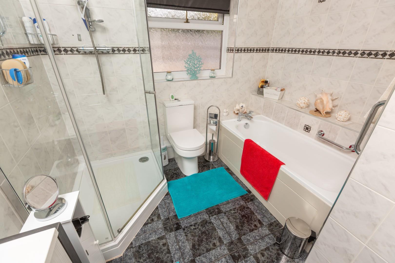 Gowerton Road, Three Crosses, Swansea, SA4 3PY